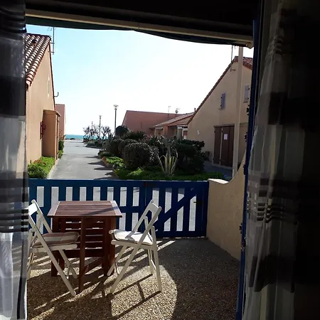 Maisonnette Vue Zone Naturiste