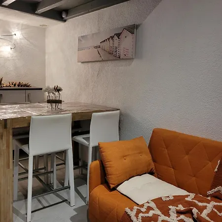 Maisonnette Vue Zone Naturiste 펜션